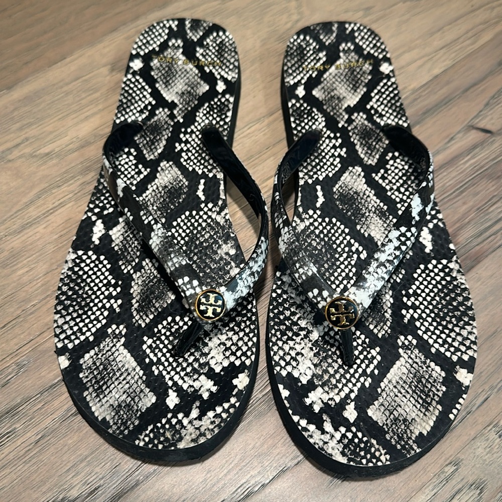 Tory Burch sandal/flip flop